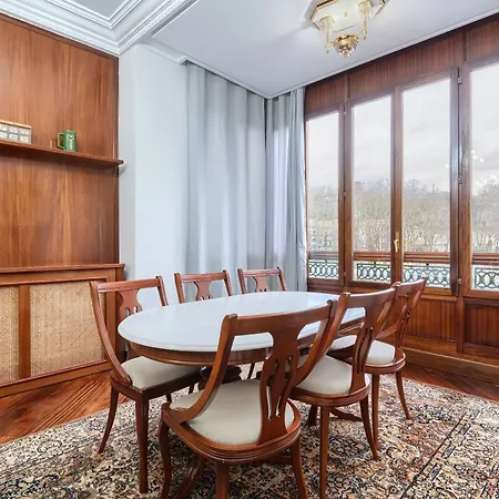 Διαμέρισμα Piso Senorial Con Vistas A La Ria Μπιλμπάο