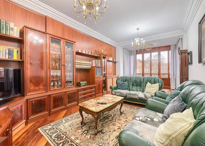 Piso Senorial Con Vistas A La Ria Bilbao